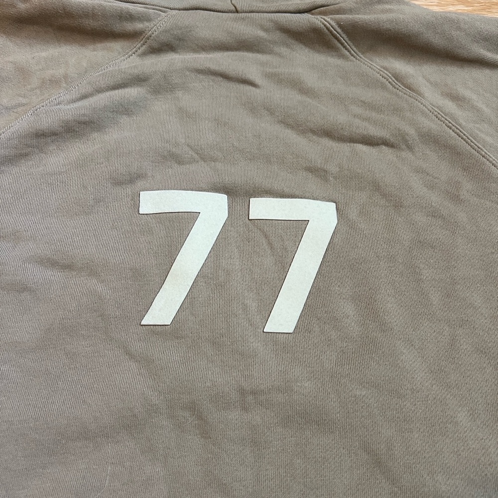 Essentials Fear Of God 77 3/4 sleeve sweatshirt